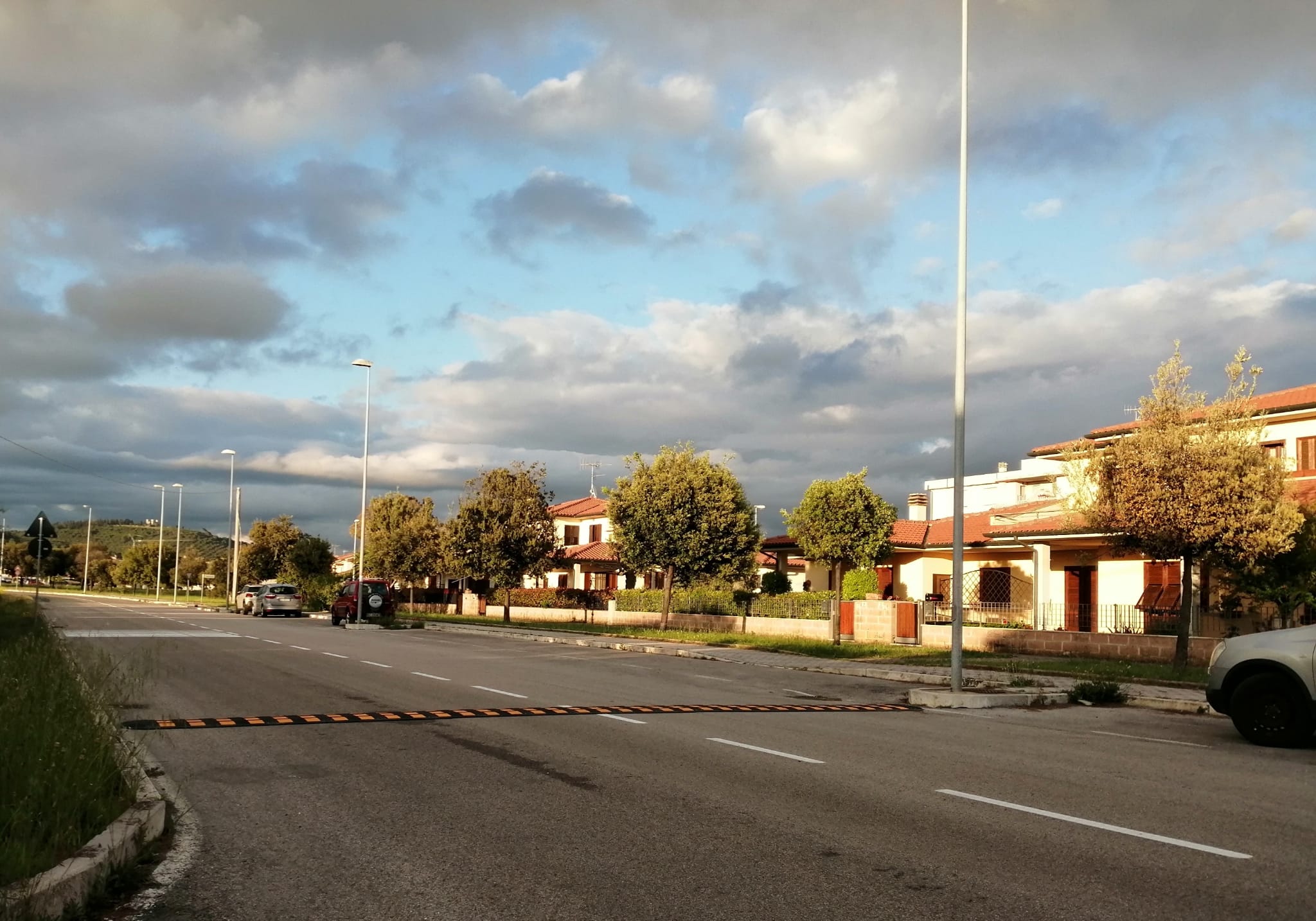 Dossi e segnaletica via Aeroporto