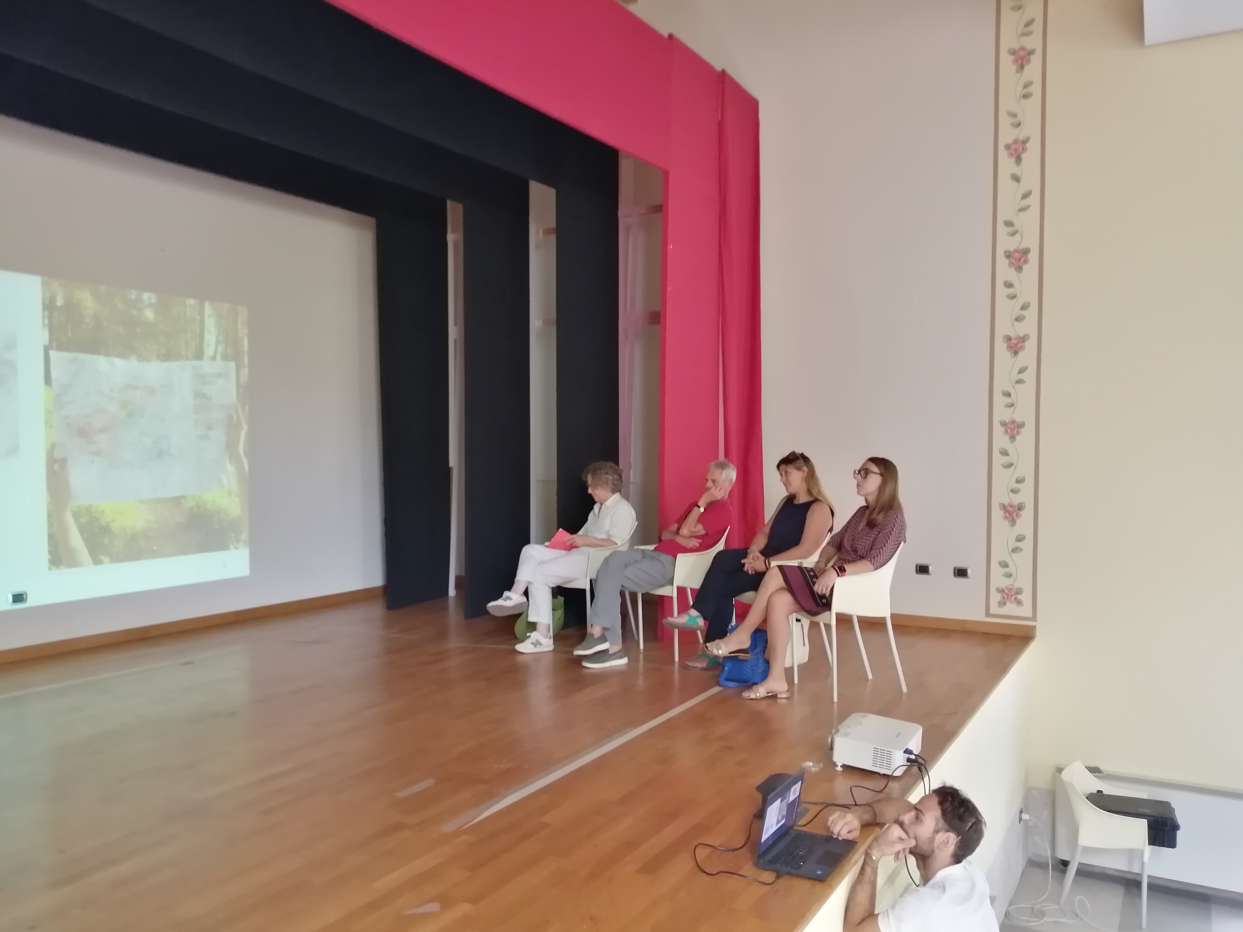 Un momento della conferenza