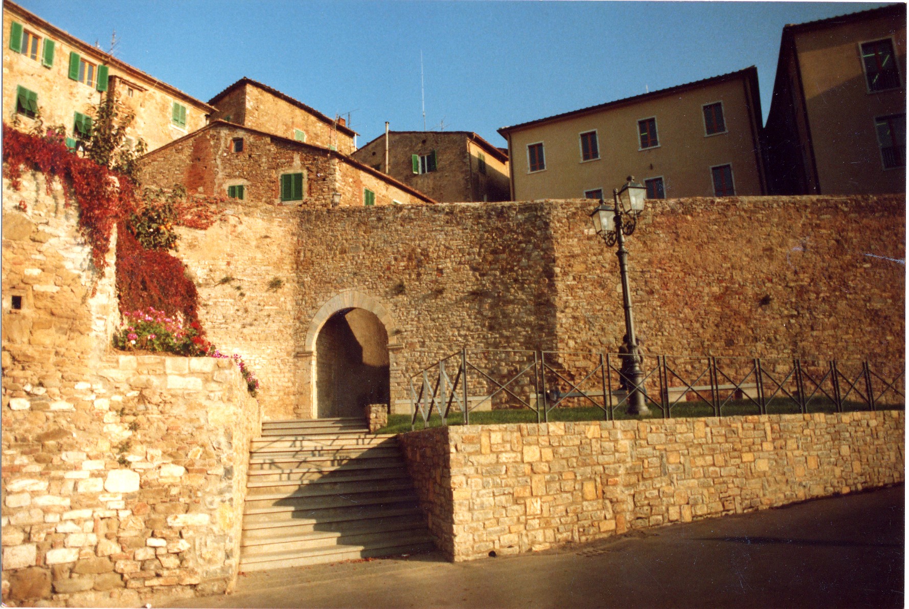Porta di mezzogiorno