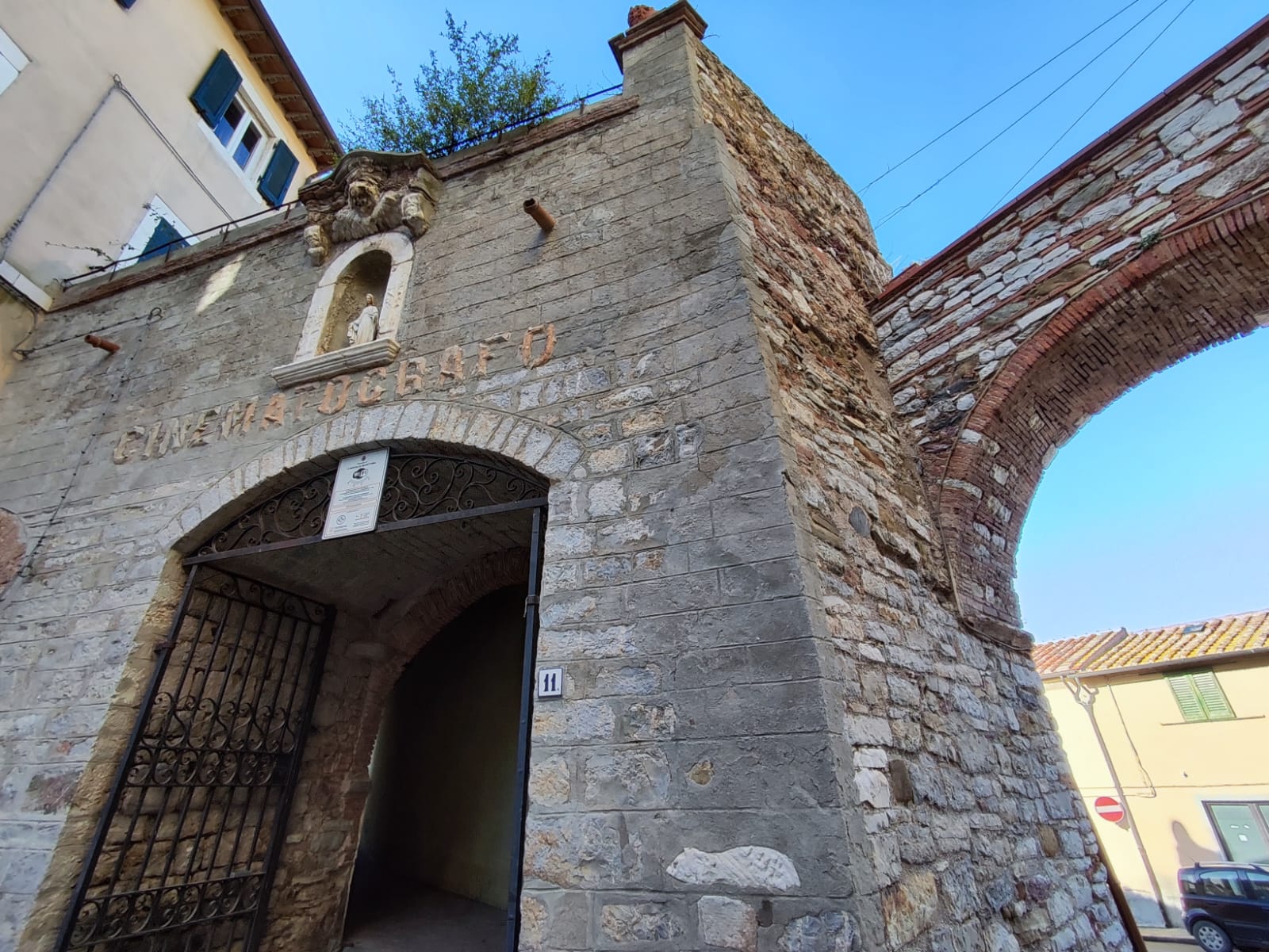 Porta pozzolungo vecchia e nuova