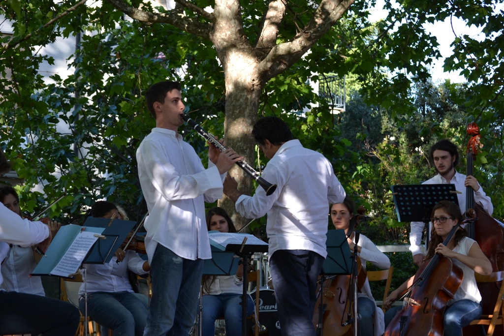 L\'incanto della musica d\'arte suonata en plein air nel parco di Tufaia