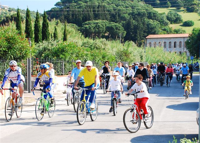 Famiglie in bici: Venturina e dintorni per la solidariet&agrave;