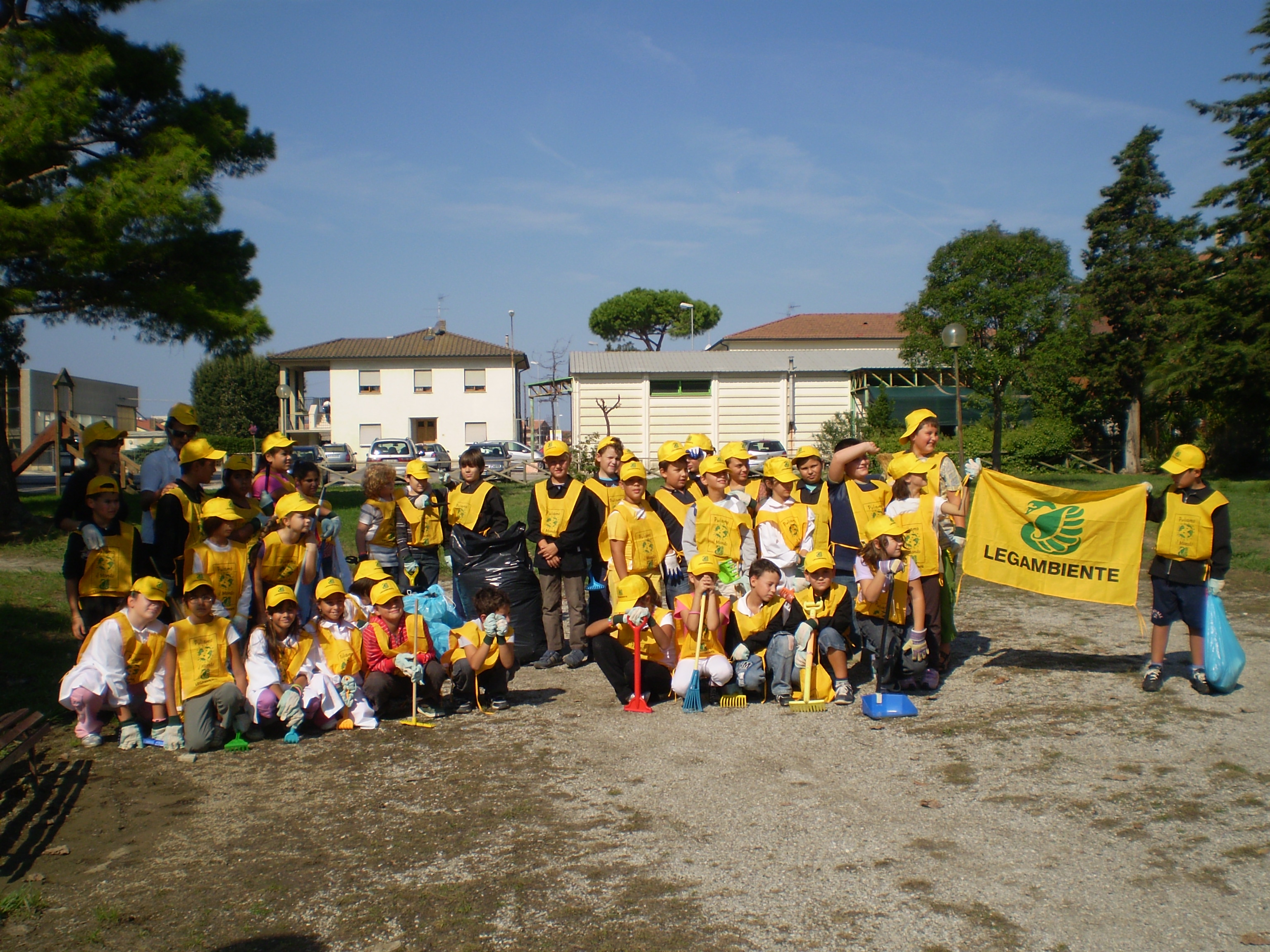 Puliamo il mondo: insieme per l\'ambiente.