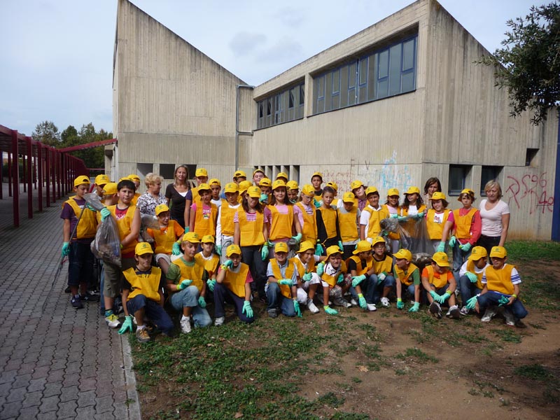 I bimbi delle elementari aderiscono a "Puliamo il mondo"