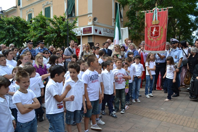 Centinaia in piazza per festeggiare la Repubblica