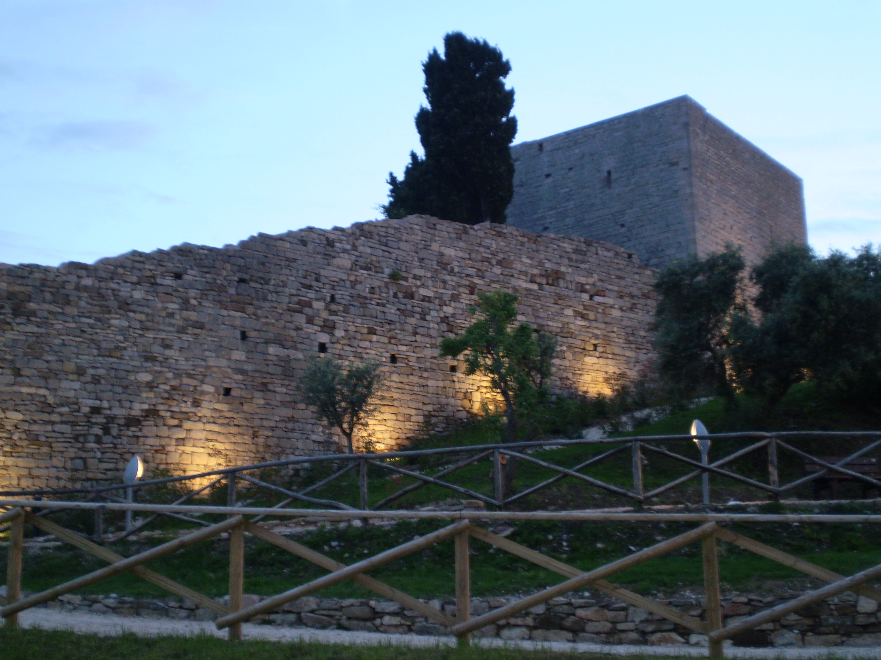 Cena Medievale: tutto pronto per una serata ricca di suggestione e gusto.