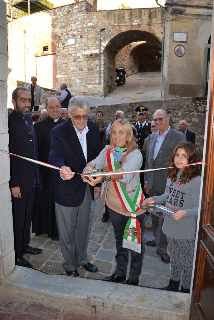 Museo Guarnieri: taglio del nastro in un grande abbraccio di cittadini e artisti
