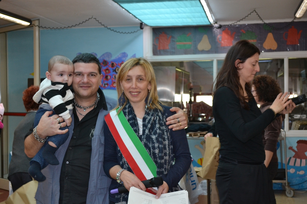 Tanti bimbi a ricevere le Pigotte e visitare gli asili nido comunali